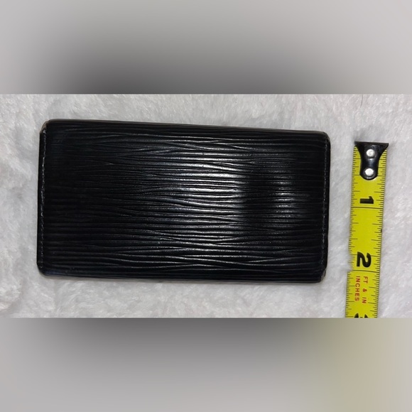 Louis Vuitton Epi Key Holder - Picture 3 of 12